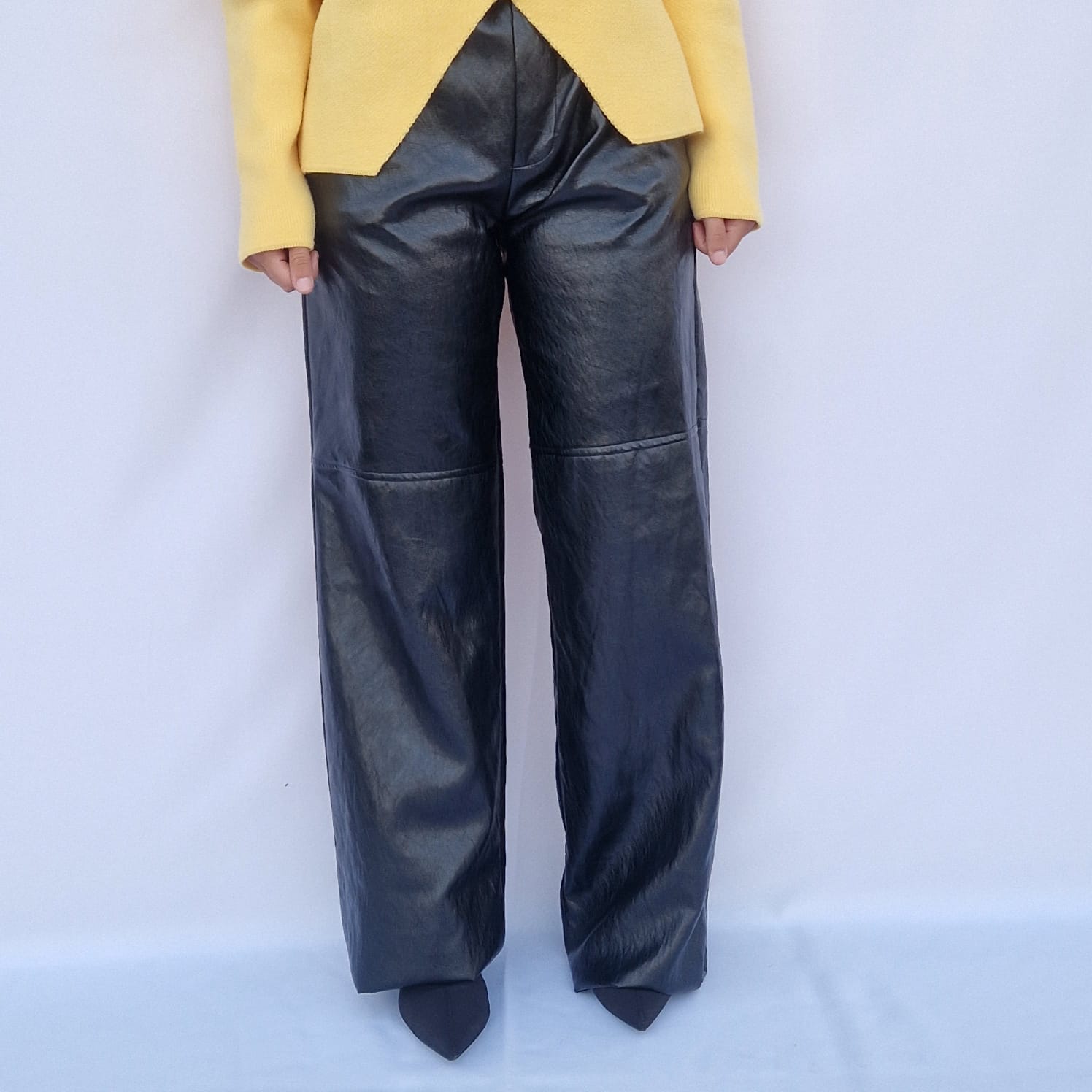 Calça napa preta Lumina